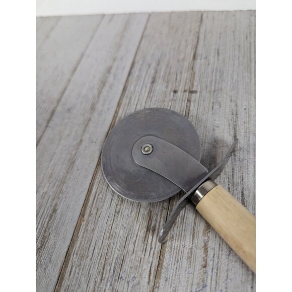 Sassafras Pizza Cutter Blade 2 3/8" Diameter 7" Stainless Steel Wood handle - Picture 2 of 6